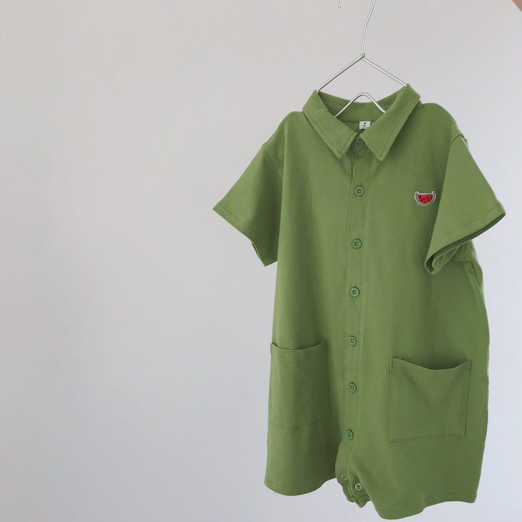 Children's jumpsuit with short sleeves and polo pockets
